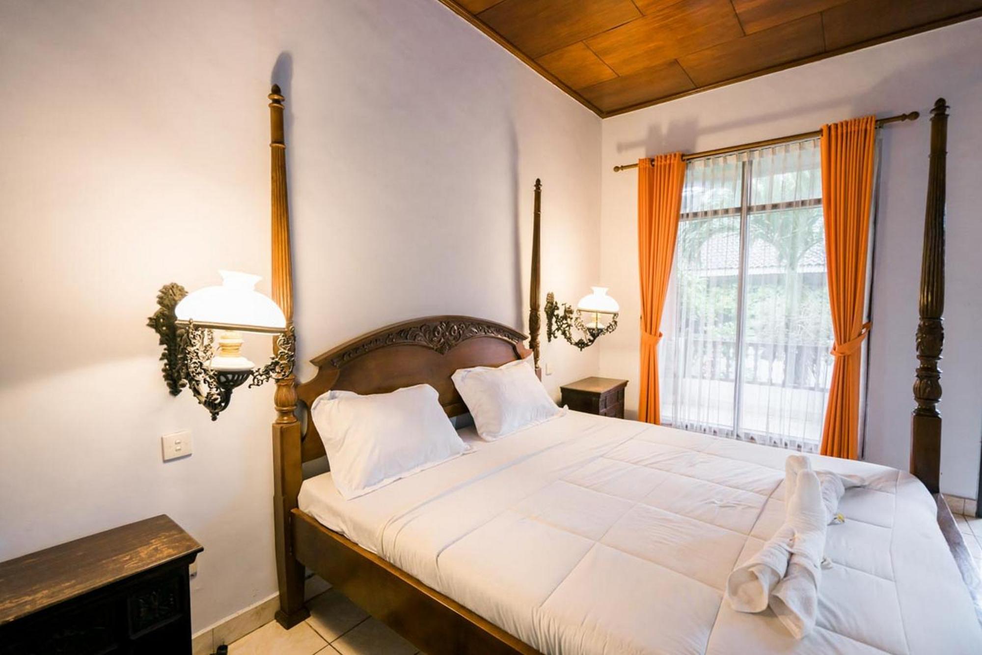 Urbanview Hotel Ananda Beach Sanur Exterior photo