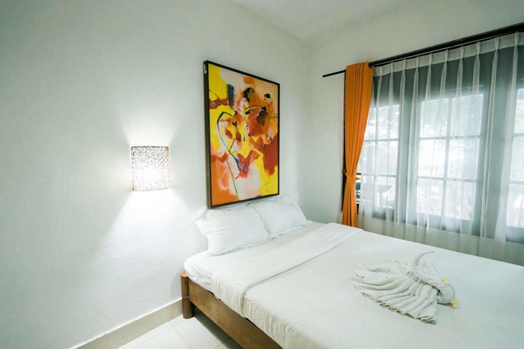 Urbanview Hotel Ananda Beach Sanur Exterior photo