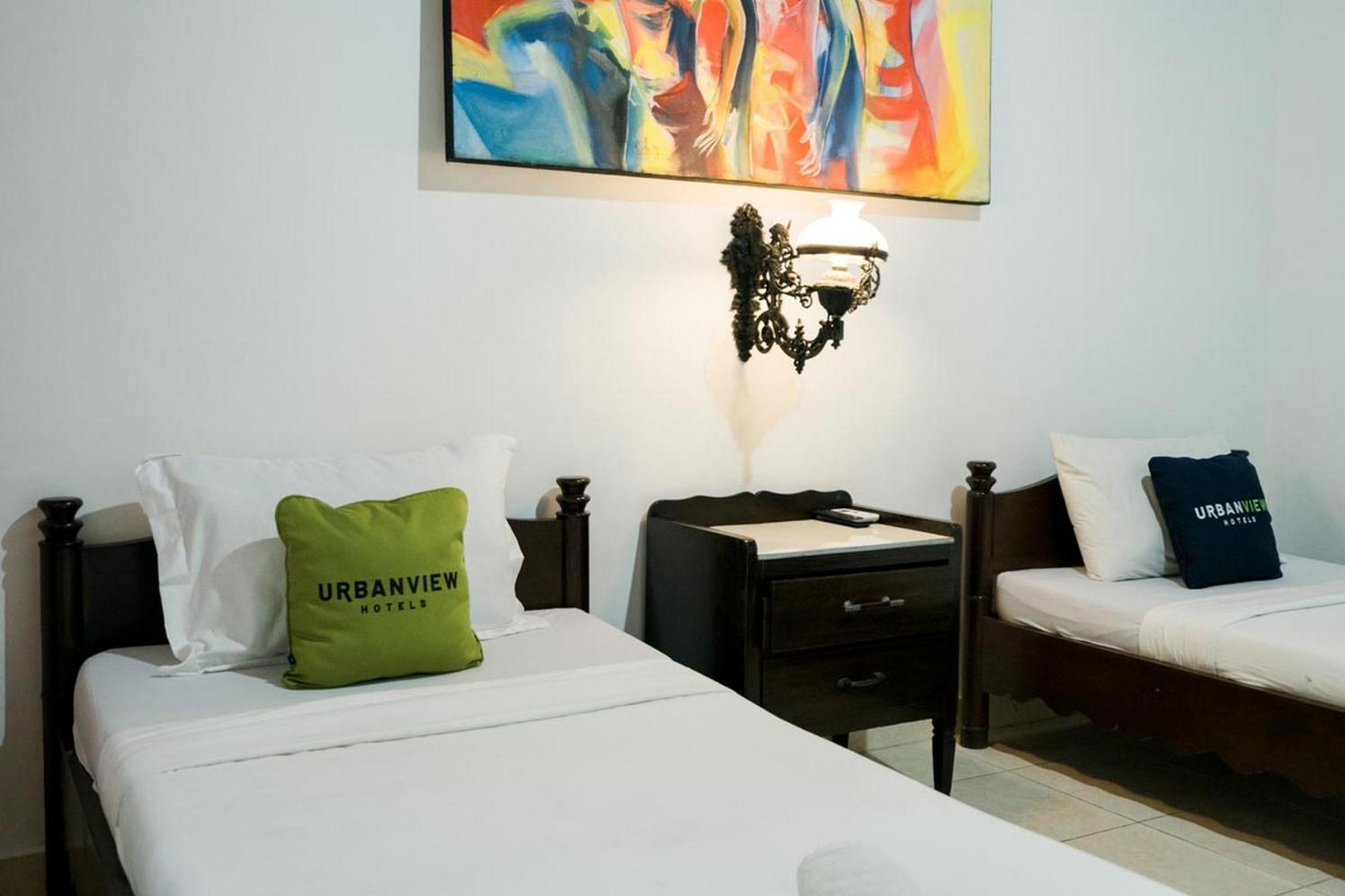 Urbanview Hotel Ananda Beach Sanur Exterior photo