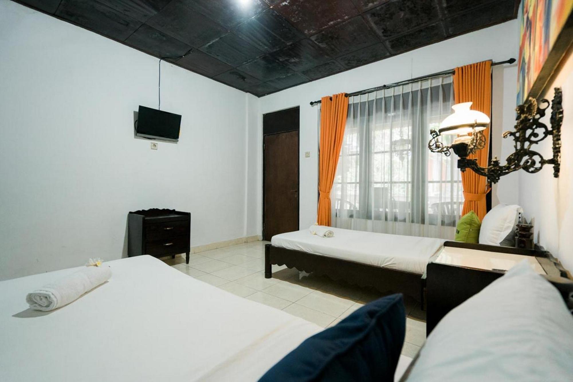 Urbanview Hotel Ananda Beach Sanur Exterior photo